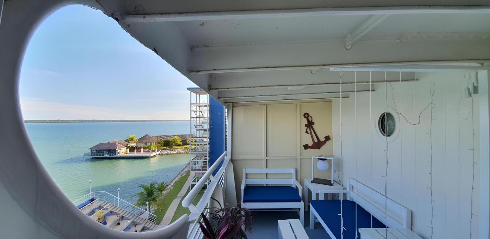 Doulos Phos The Ship Hotel Lagoi Exterior foto