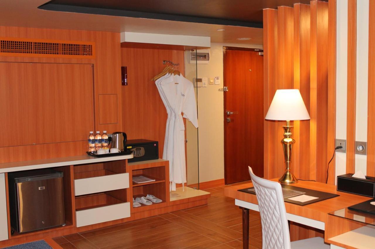 Doulos Phos The Ship Hotel Lagoi Exterior foto